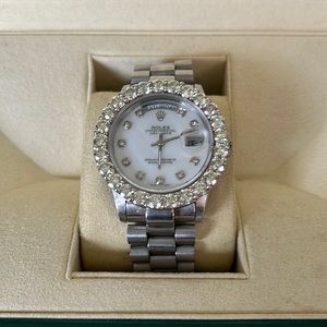 Rolex 36 mm 9 caret bevel box included authentic